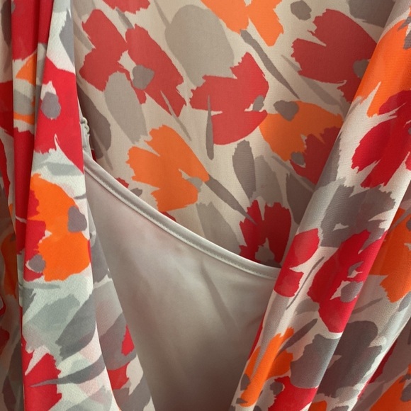 Beautiful DKNYC flower dress. - Picture 4 of 5